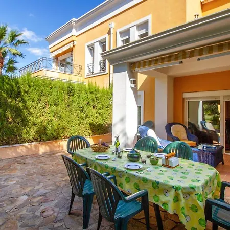 Stunning In Alicante With 5 Bedrooms And Outdoor Swimming Pool Holiday home