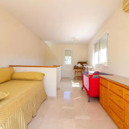 Holiday home Stunning In Alicante With 5 Bedrooms And Outdoor Swimming Pool *