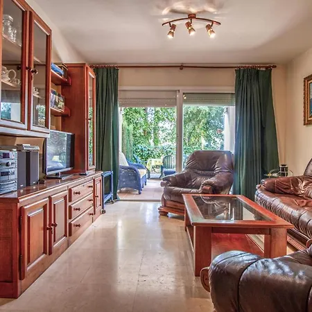 Stunning In Alicante With 5 Bedrooms And Outdoor Swimming Pool